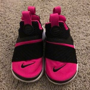 Pink/black nike prestos